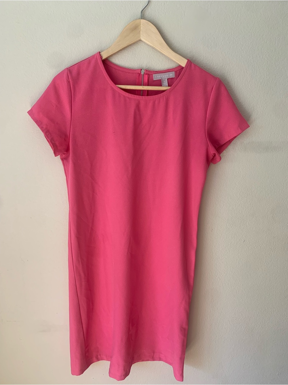 Chelsea28 Vibrant Pink Short Sleeve Sheath Dress